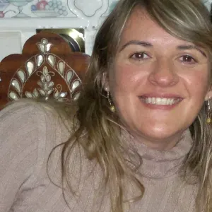 Empleada de limpieza en elche con gran atención al detalle