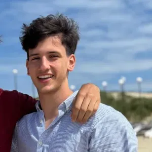 Polyvalent élève de l'école hôtelière 