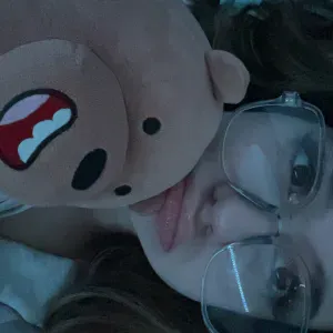 Baby-sitter attentionnée en cherche de travail.