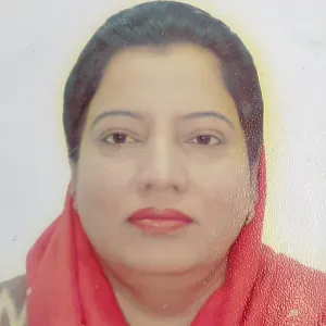 Carer for elderly people in home or oldage home