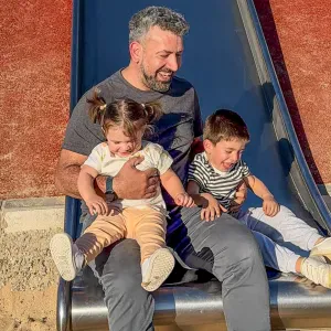 Dos boyeros de Berna necesitan paseos