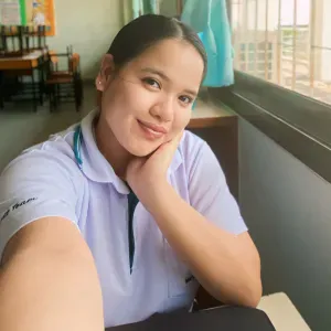 Committed tutor looking for a job 