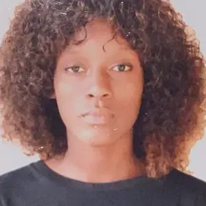 Babysitter com experiência no Porto.