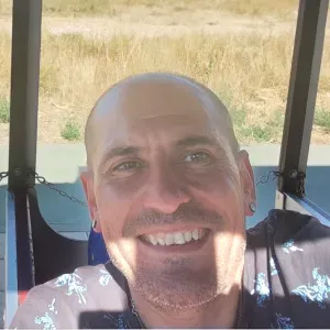 Busco niñera para cuidado de mis hijos