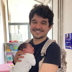 À Procura de Babysitter