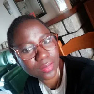 Aide à domicile/ Dame de compagnie/  pour personnes âgées 