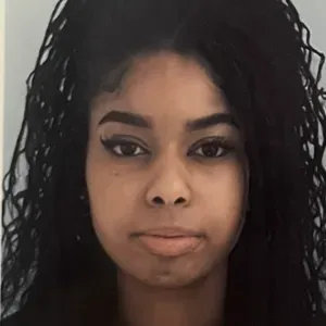 jeune étudiante plutot experimenté sur Troyes.