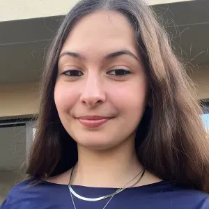Babysitter pronta para lhe ajudar no Porto
