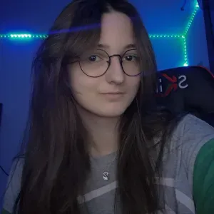 Baby-sitter prête à tout sur Agde.