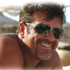 Uomo italiano 55 anni, predisposto nell aiuto alle persone.