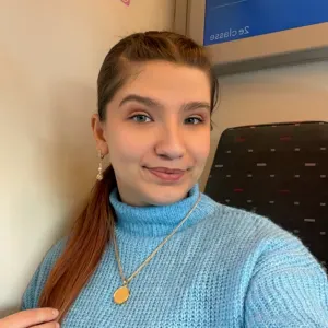 Baby-sitter douce et expérimentée (0-2 ans)