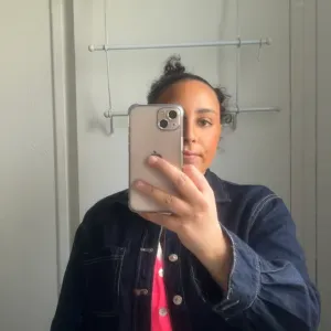 Baby-sitter sérieuse, douce, et expérimentée 