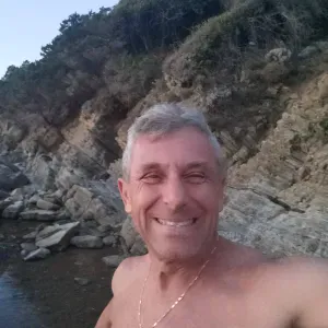 I'm looking for a petsitter near me