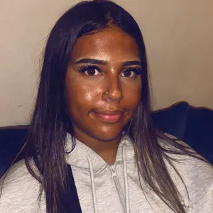 Baby-sitter expérimenté a suresnes 