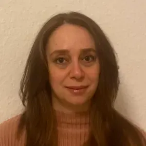 Ihre engagierte Babysitterin ist für Sie da 