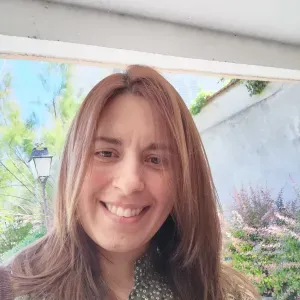 Empregada de limpeza e passar a ferro 