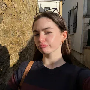 Baby sitter expérimentée à Paris! :)