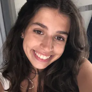 Experienced Babysitter in Lisbon - Med Student