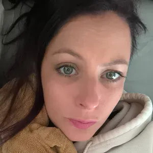 Baby-sitter et maman disponible