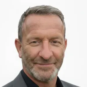 Housekeeper for the winter season. 5 bedroom apartment 