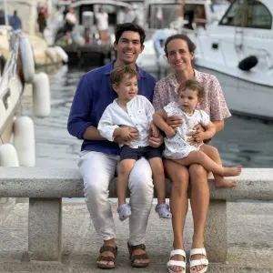 Je cherche une baby-sitter à domicile