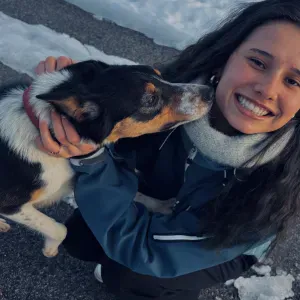 Jeune étudiante baby-sitter passionnée 