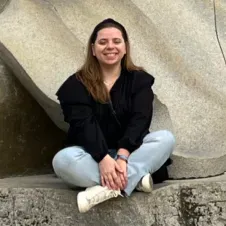 Olá, sou petsitter e petwalker :)