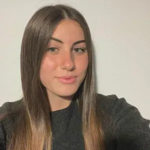 Babysitter volenterosa a lesegno! 