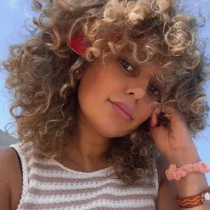 Je recherche une baby sitter 