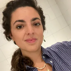 Disponible pour passer du temps avec votre ami :)