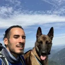 Educateur canin passionné par les animaux.