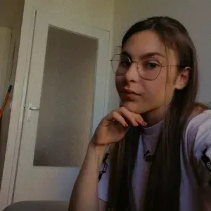 Baby-sitter à chaumont, étudiante et propose mes services 