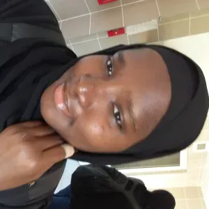 my name is oumie I'm 16 I'm calm  serious 2 to 5experience 