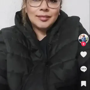 Niñera que adora los niños y es muy paciente 