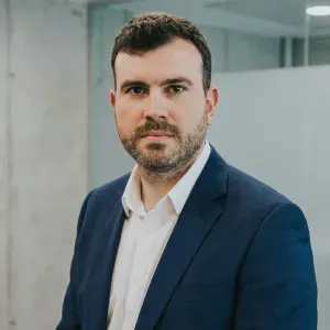 Procuro empregada limpeza e passar a ferro semanalmente