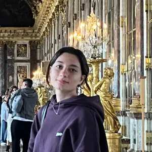 Baby-sitter et étudiante pour vous dépanner 