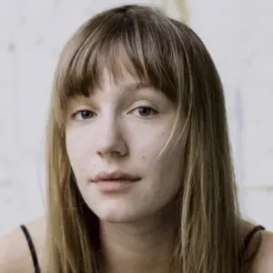 Baby-sitter passionnée : devoirs, activités, musique !:)