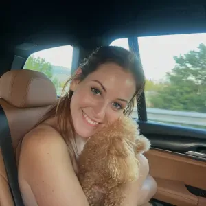 Romi, committed tutor looking for a job