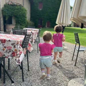 Je recherche une baby-sitter