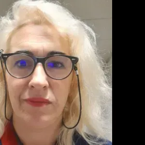 Aide ménagère : ménage et (ou) repassage.