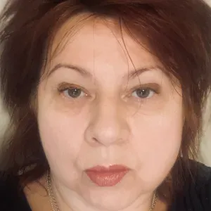 For å hjelpe eldre fra omsorgsfull kvinne