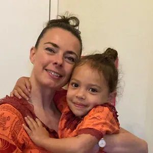 Je cherche une baby-siter 