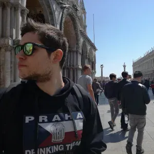 Offerta di lavoro per tata a Prato