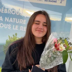 baby-sitter affectueuse de 17 ans 