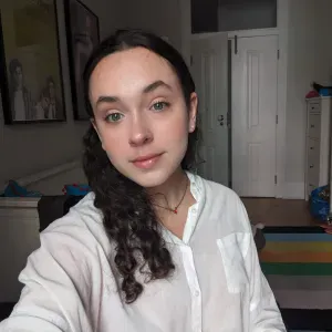 Babysitter Part-Time e Estudante de Psicologia 