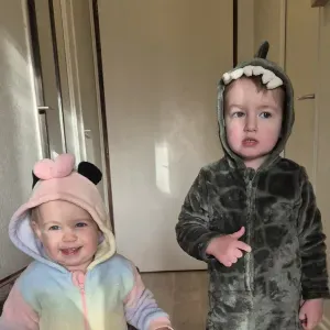 Garde d'enfants de 1 ans, 2 ans et 9 ans