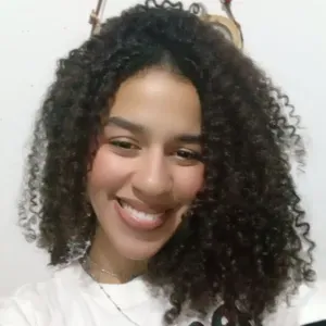 Babysitter disponível em Vila Nova de Gaia e Porto