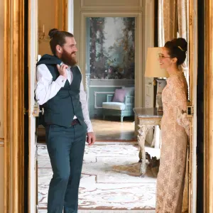 American in Paris wanting to bring joy to pets