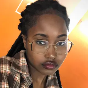 Baby sitter disponible en île de France