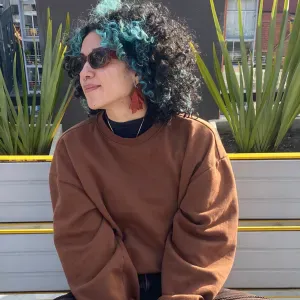 Creative & caring babysitter available in Paris